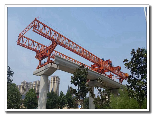 <b>湖南株洲架桥机出租厂家HZQ40-180双导梁架桥机现</b>